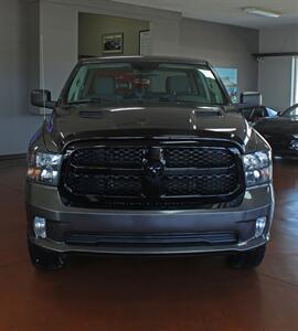 2019 RAM 1500 Classic Express  Black Top Edition 4X4 - Photo 4 - North Canton, OH 44720