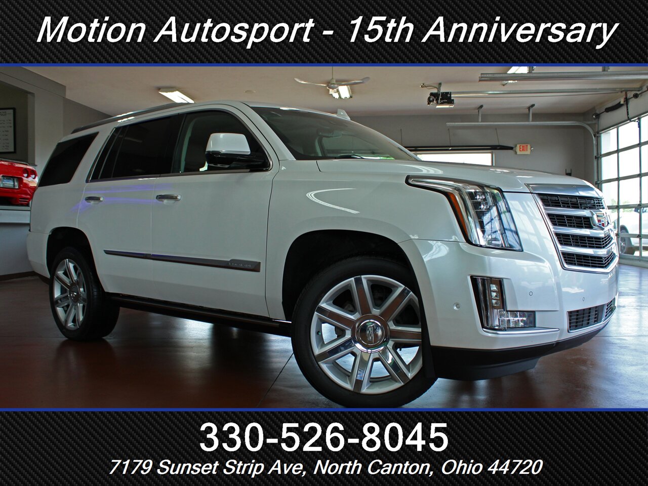 2017 Cadillac Escalade Premium Luxury  Moon Roof Navigation 4X4 - Photo 2 - North Canton, OH 44720