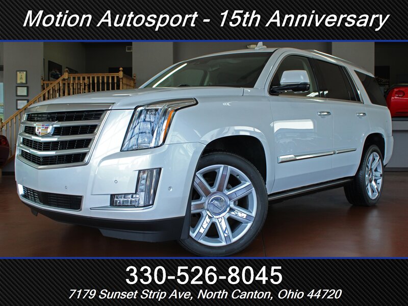 2017 Cadillac Escalade Premium Luxury  Moon Roof Navigation 4X4