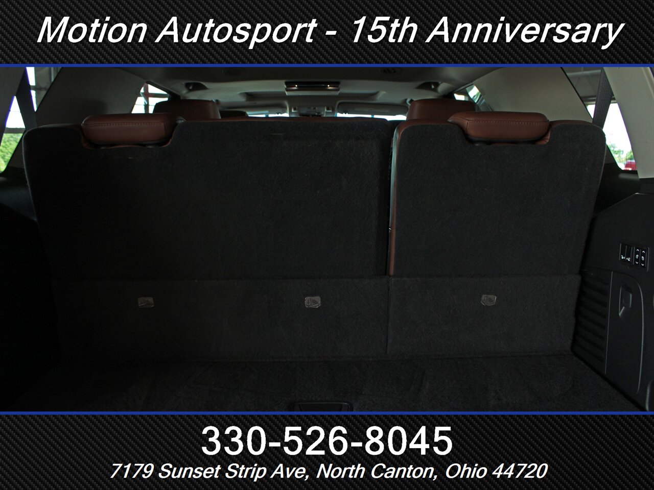 2017 Cadillac Escalade Premium Luxury  Moon Roof Navigation 4X4 - Photo 10 - North Canton, OH 44720