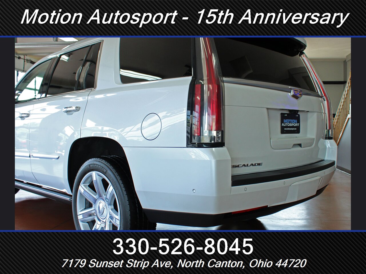 2017 Cadillac Escalade Premium Luxury  Moon Roof Navigation 4X4 - Photo 8 - North Canton, OH 44720