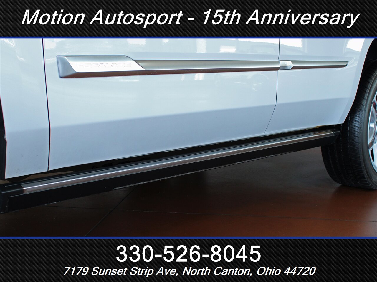 2017 Cadillac Escalade Premium Luxury  Moon Roof Navigation 4X4 - Photo 46 - North Canton, OH 44720
