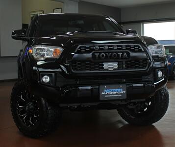 2019 Toyota Tacoma TRD Sport  Custom Lift 4X4 - Photo 51 - North Canton, OH 44720