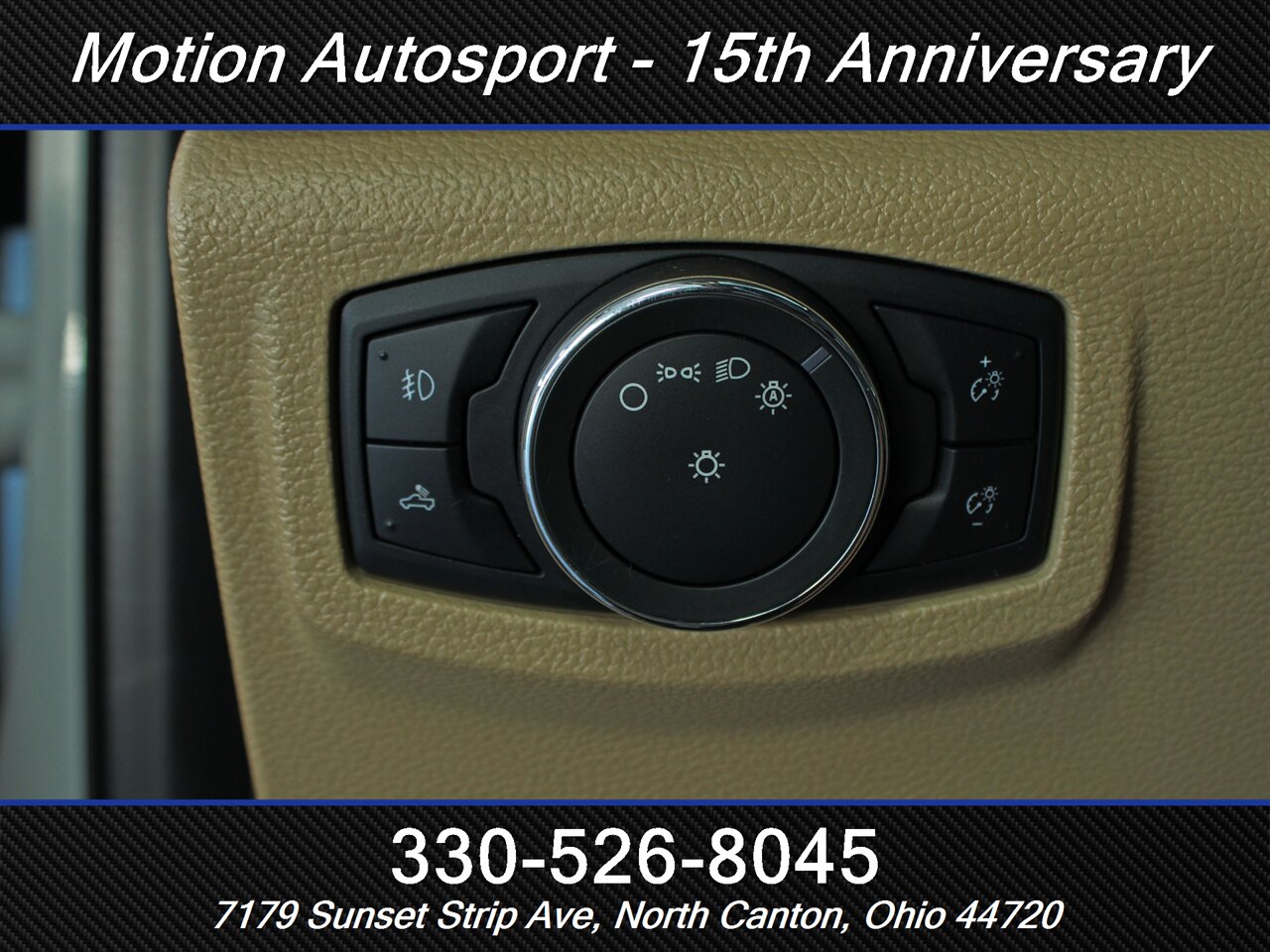 2016 Ford F-150 Lariat Moon Roof Navigation 4X4 - Photo 11 - North Canton, OH 44720