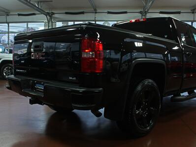 2017 GMC Sierra 1500 SLE Z71 Elevation  4X4 - Photo 10 - North Canton, OH 44720