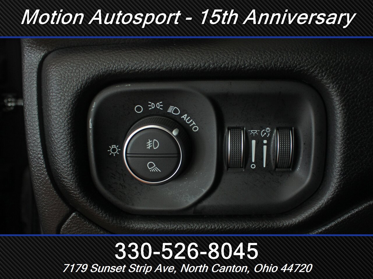 2019 RAM 1500 Sport Black Top Edition  Panoramic Roof 4X4 - Photo 16 - North Canton, OH 44720