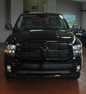 2019 RAM 1500 Classic Express  Black Top Package 4X4 - Photo 4 - North Canton, OH 44720