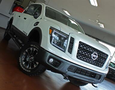 2016 Nissan Titan XD PRO-4X  4X4 - Photo 49 - North Canton, OH 44720