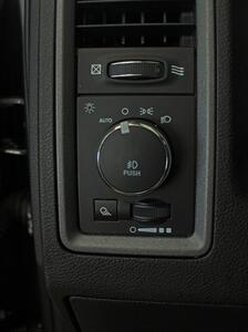 2019 RAM 1500 Classic Express  Black Top Package 4X4 - Photo 14 - North Canton, OH 44720