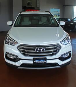 2017 Hyundai Santa Fe 2.4L  Sport AWD - Photo 4 - North Canton, OH 44720