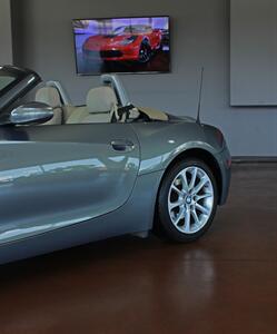 2008 BMW Z4 3.0i   - Photo 40 - North Canton, OH 44720