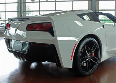 2015 Chevrolet Corvette Stingray Z51  2LT - Photo 12 - North Canton, OH 44720