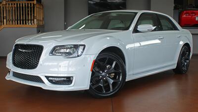 2022 Chrysler 300 Series Touring L  