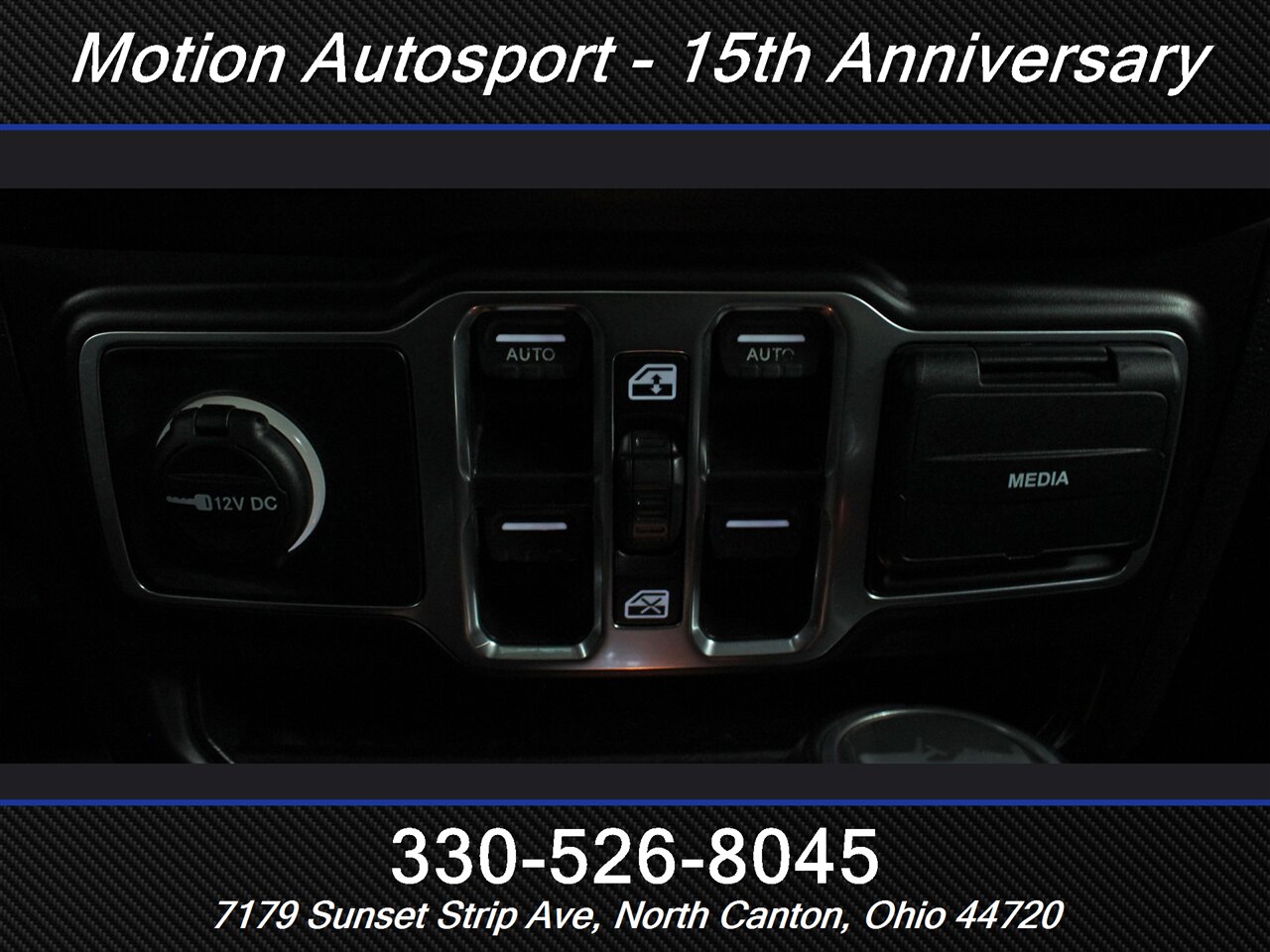 2019 Jeep Wrangler Unlimited Sahara  Hard Top Custom Lift 4X4 - Photo 18 - North Canton, OH 44720