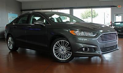 2016 Ford Fusion SE   - Photo 2 - North Canton, OH 44720