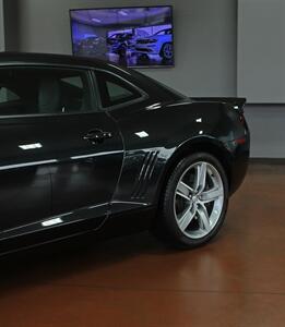 2012 Chevrolet Camaro 2SS  45Th Anniversary - Photo 39 - North Canton, OH 44720