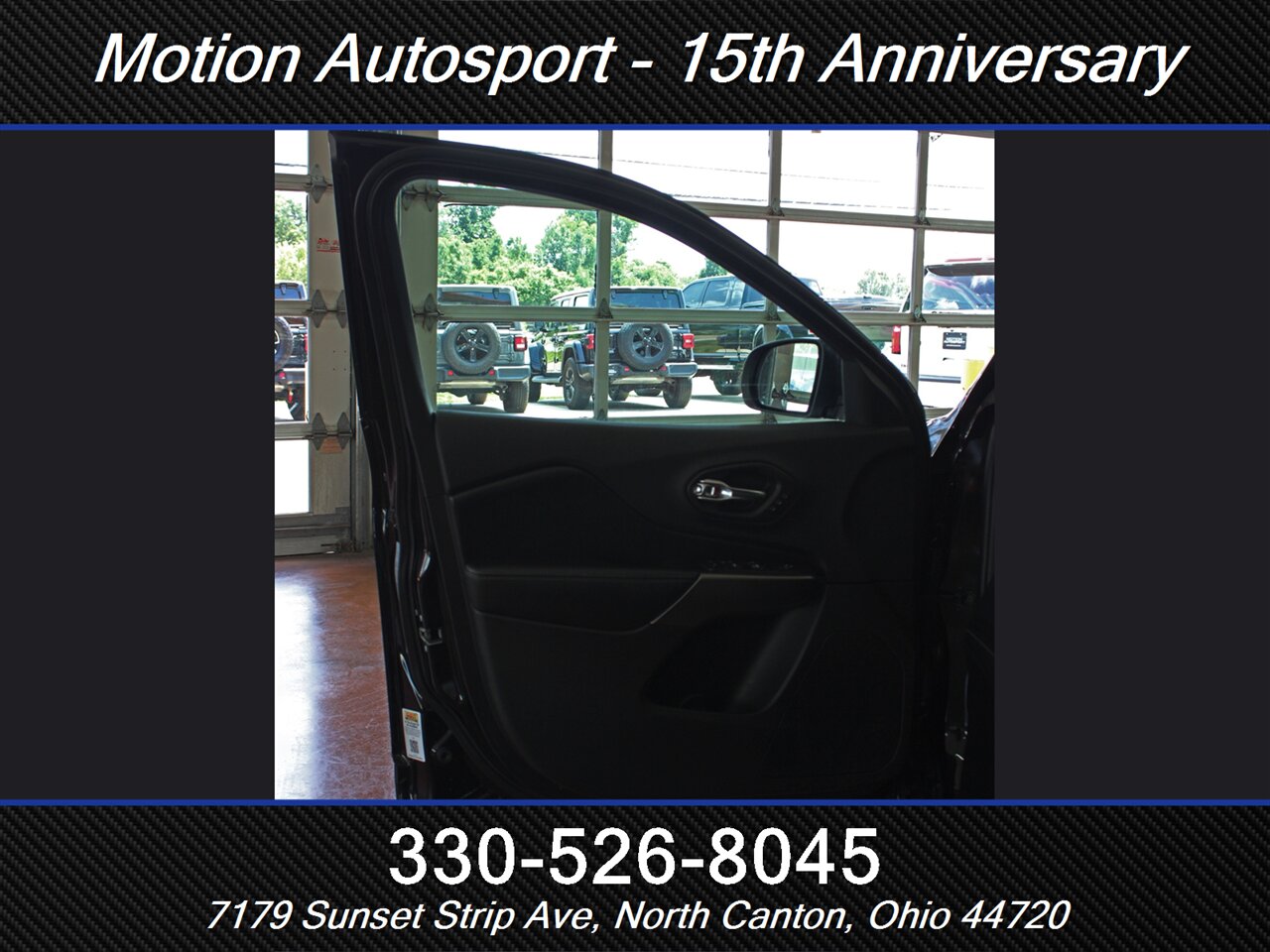 2020 Jeep Cherokee Limited Panoramic Roof 4X4 - Photo 15 - North Canton, OH 44720