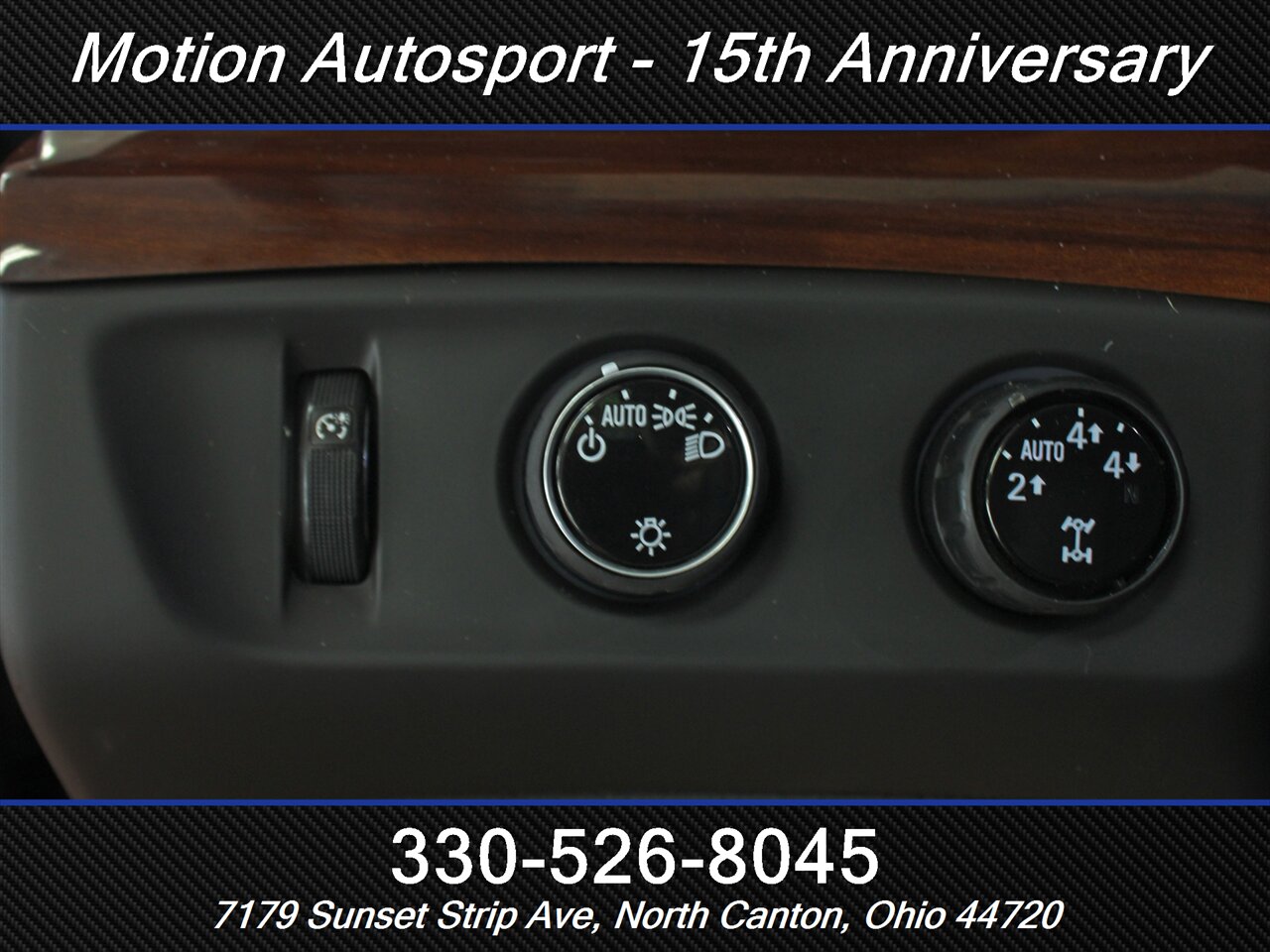 2016 Cadillac Escalade ESV Luxury Collection  4X4 - Photo 17 - North Canton, OH 44720