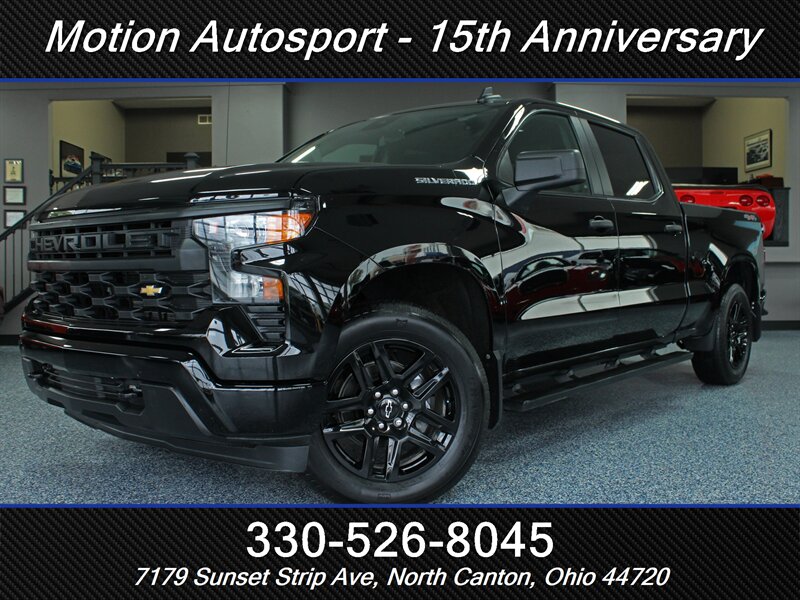 2024 Chevrolet Silverado 1500 Custom  Black Out 4X4