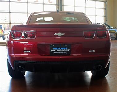 2010 Chevrolet Camaro SS  2SS With Stripes - Photo 7 - North Canton, OH 44720