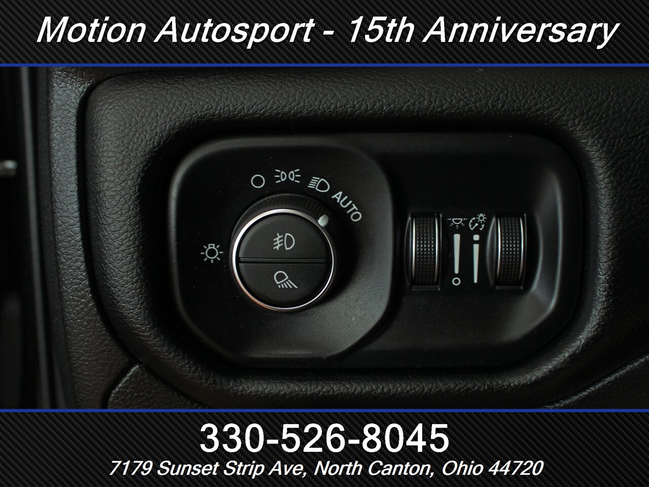 2019 RAM 1500 Sport  Panoramic Moon Roof Black Top Edition 4X4 - Photo 16 - North Canton, OH 44720