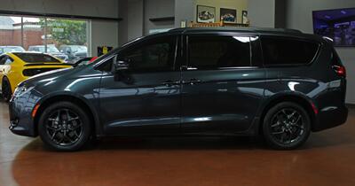 2019 Chrysler Pacifica Limited  S - Photo 5 - North Canton, OH 44720