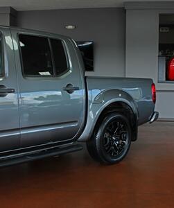 2020 Nissan Frontier SV  Midnight Edition 4X4 - Photo 38 - North Canton, OH 44720