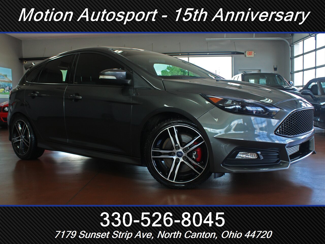 2017 Ford Focus ST   - Photo 2 - North Canton, OH 44720