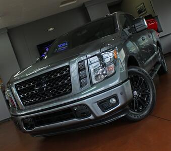 2019 Nissan Titan SV  Midnight Edition 4X4 - Photo 47 - North Canton, OH 44720