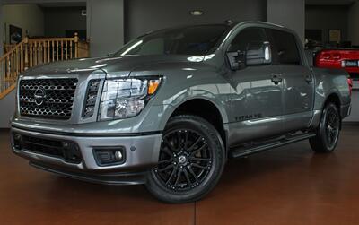 2019 Nissan Titan SV  Midnight Edition 4X4 - Photo 1 - North Canton, OH 44720