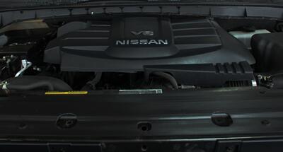 2019 Nissan Titan SV  Midnight Edition 4X4 - Photo 10 - North Canton, OH 44720