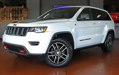 2017 Jeep Grand Cherokee Trailhawk  4X4 - Photo 1 - North Canton, OH 44720