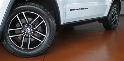 2017 Jeep Grand Cherokee Trailhawk  4X4 - Photo 41 - North Canton, OH 44720