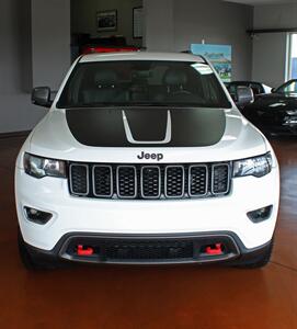 2017 Jeep Grand Cherokee Trailhawk  4X4 - Photo 4 - North Canton, OH 44720