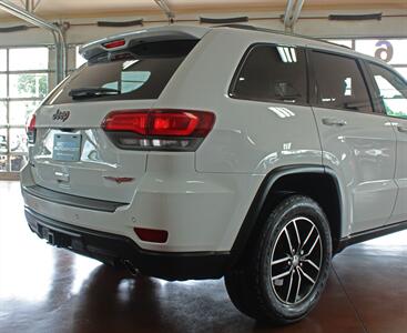 2017 Jeep Grand Cherokee Trailhawk  4X4 - Photo 10 - North Canton, OH 44720