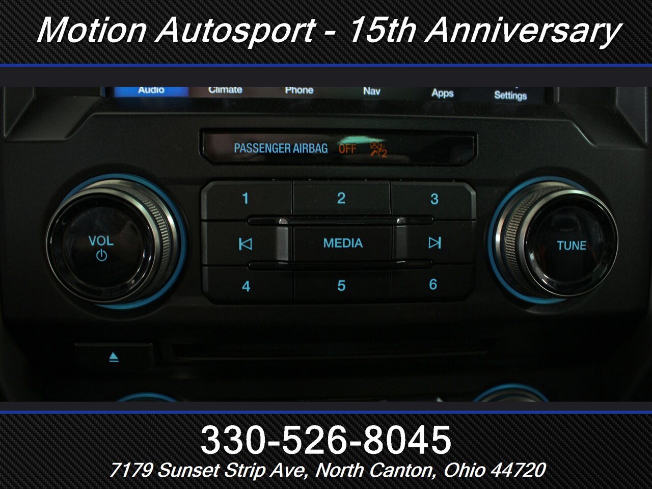 2017 Ford F-150 Raptor Moon Roof Navigation 4X4 - Photo 27 - North Canton, OH 44720