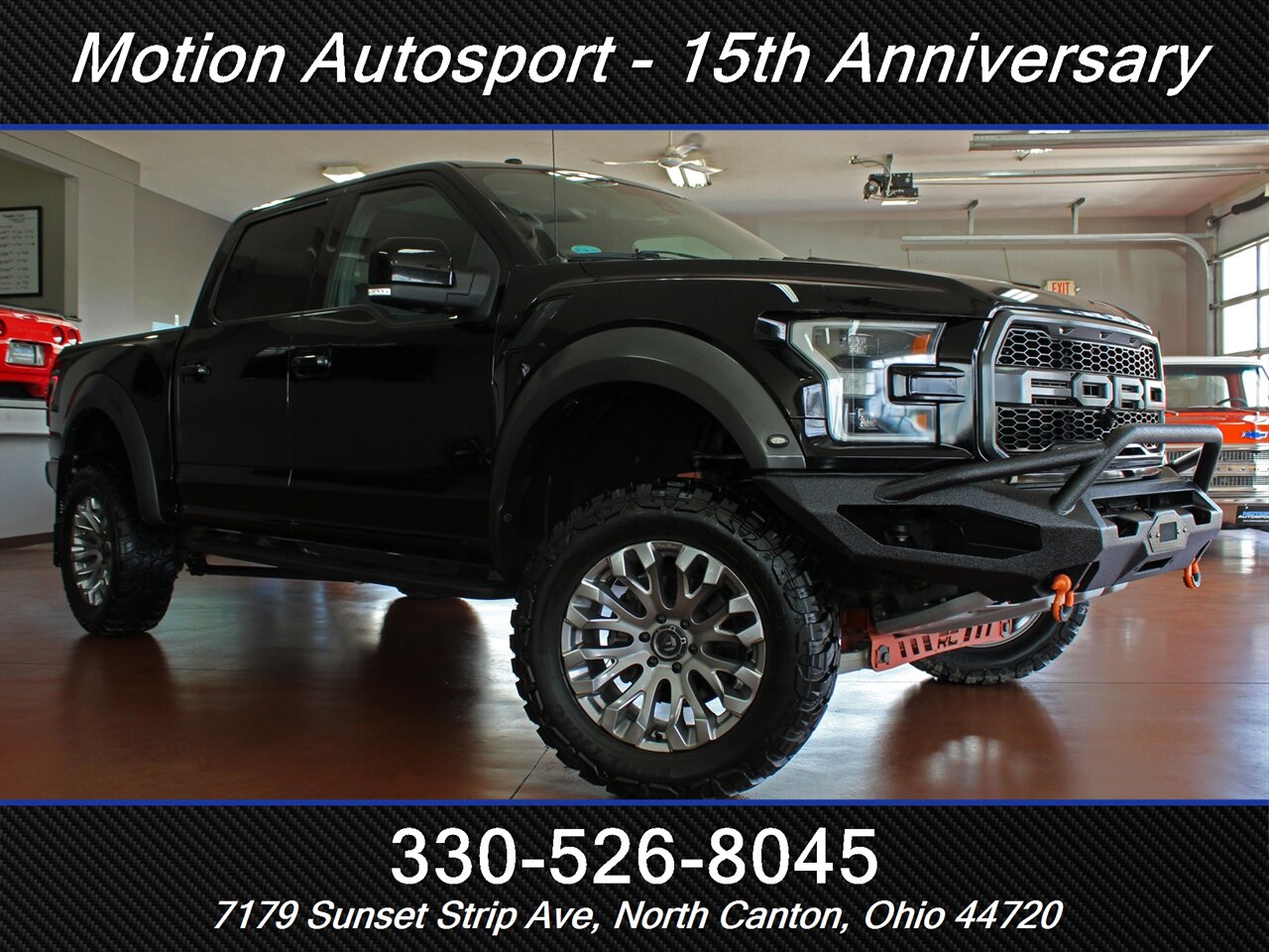 2017 Ford F-150 Raptor Moon Roof Navigation 4X4 - Photo 2 - North Canton, OH 44720