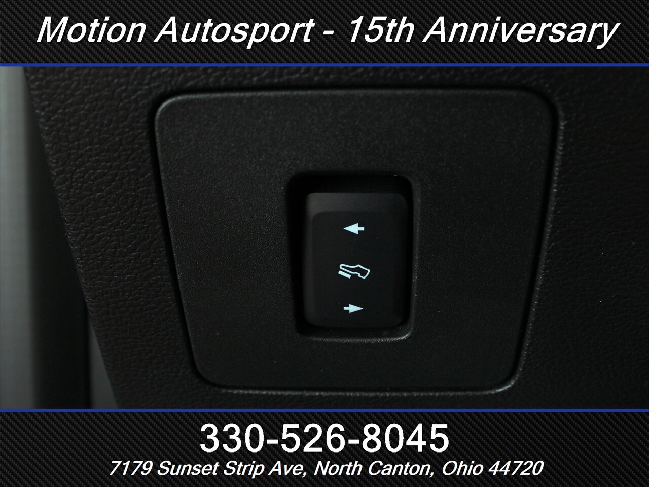 2017 Ford F-150 Raptor Moon Roof Navigation 4X4 - Photo 18 - North Canton, OH 44720