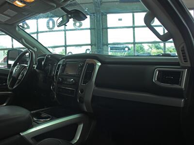 2018 Nissan Titan PRO-4X  4X4 - Photo 29 - North Canton, OH 44720