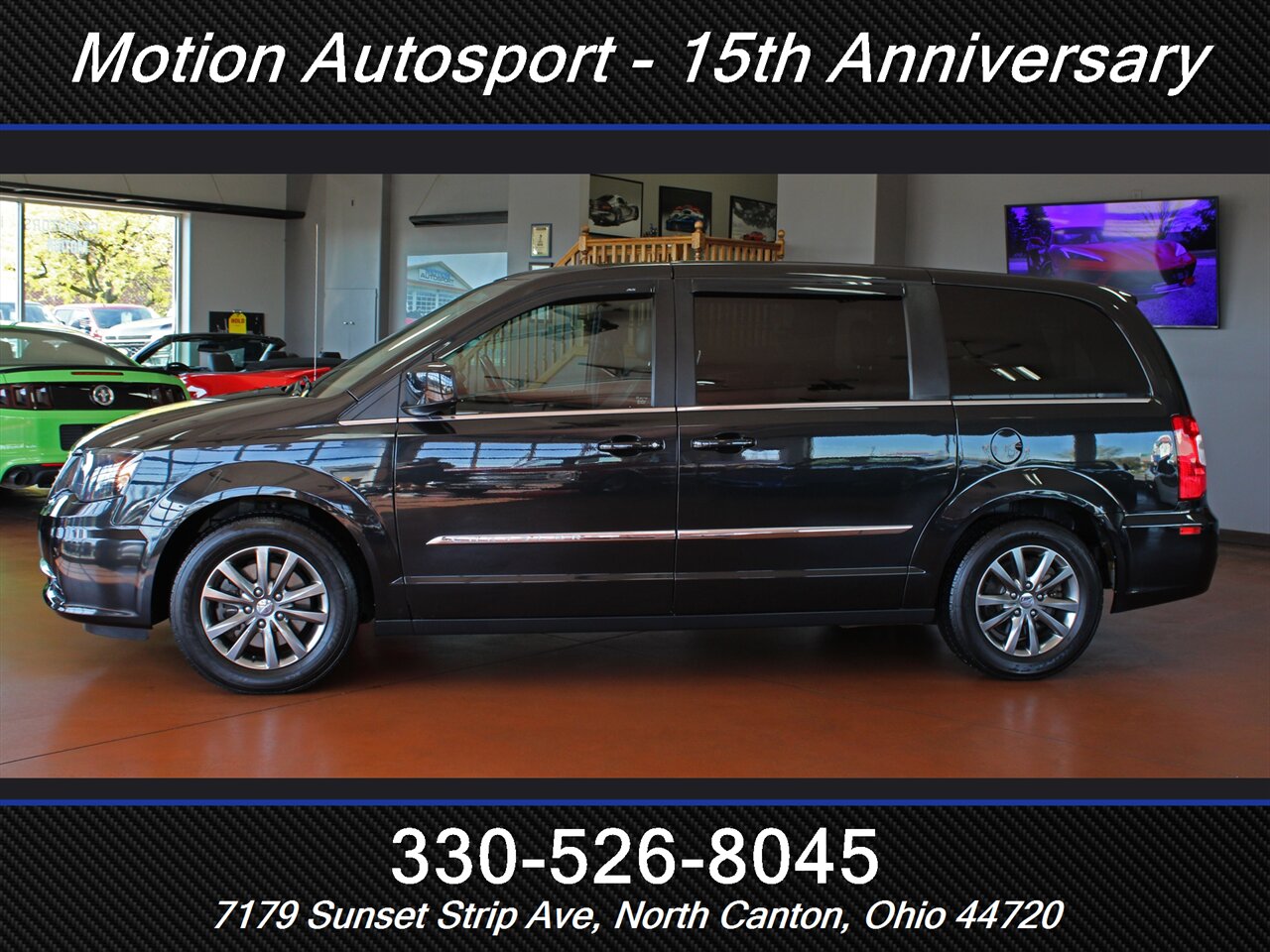 2015 Chrysler Town & Country S   - Photo 7 - North Canton, OH 44720