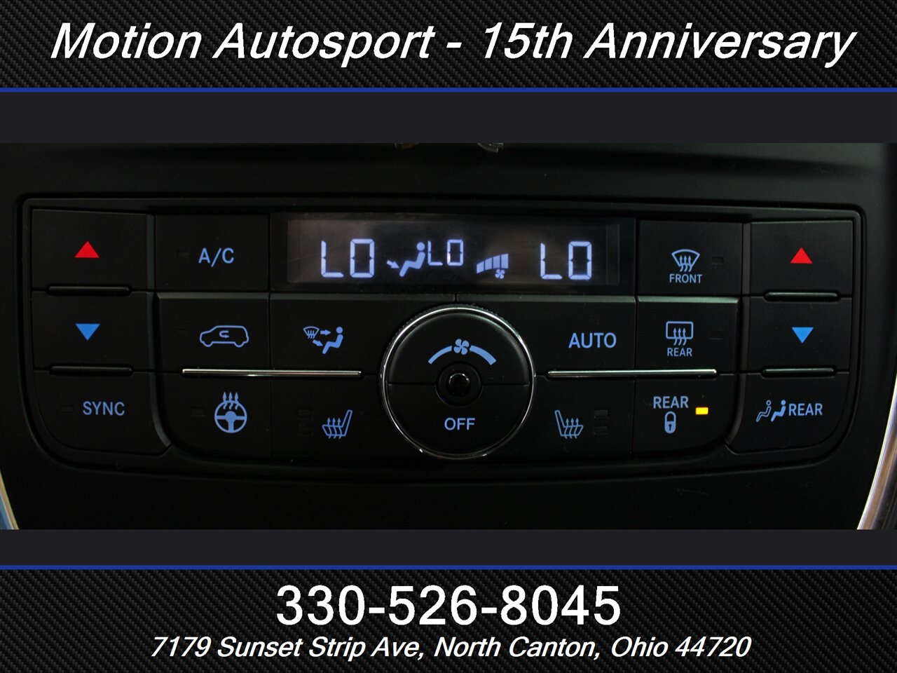 2015 Chrysler Town & Country S   - Photo 24 - North Canton, OH 44720