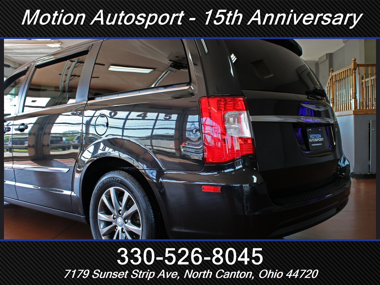 2015 Chrysler Town & Country S   - Photo 8 - North Canton, OH 44720