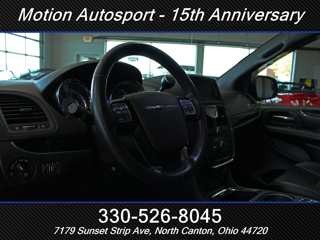 2015 Chrysler Town & Country S   - Photo 15 - North Canton, OH 44720