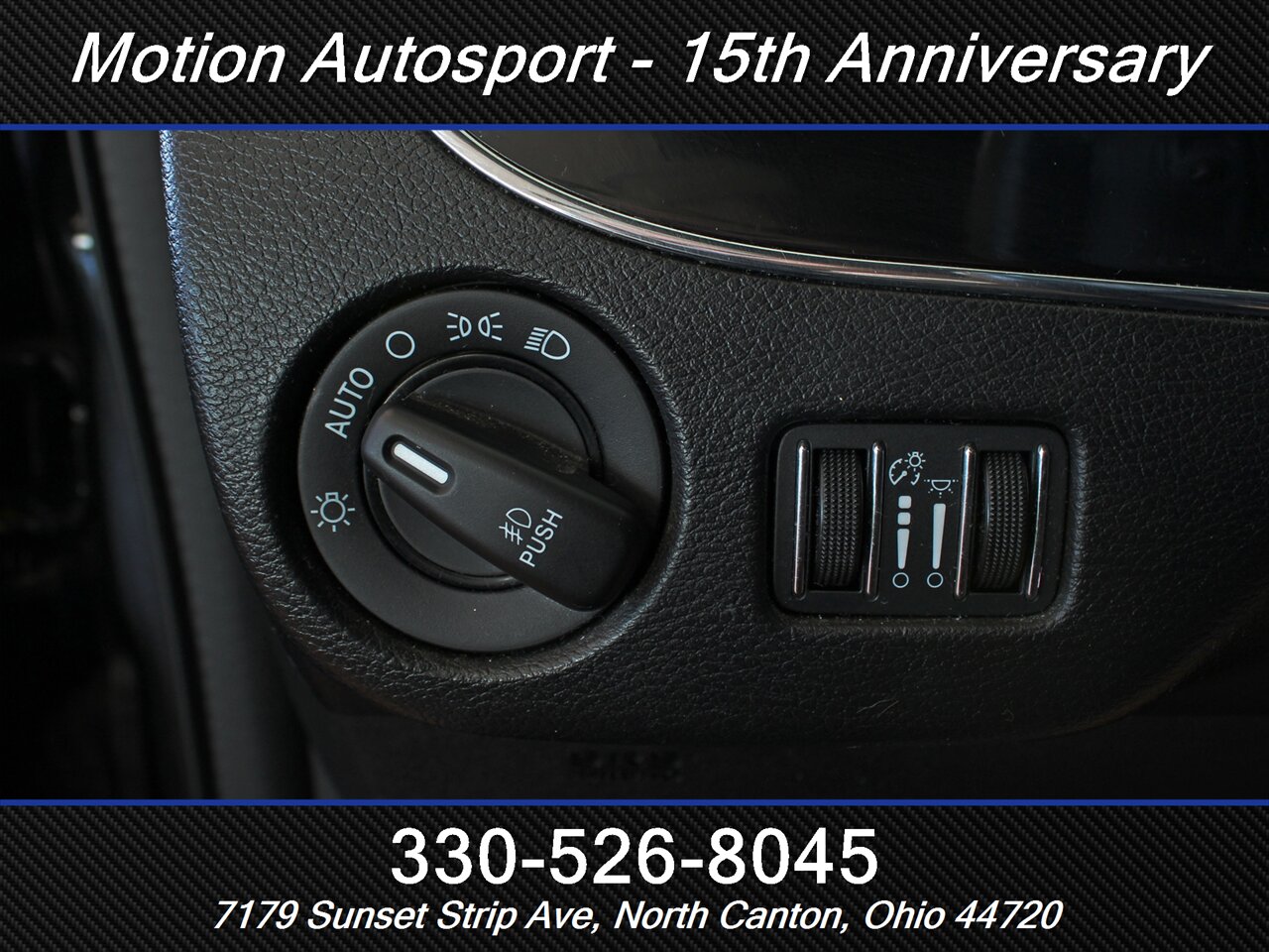 2015 Chrysler Town & Country S   - Photo 16 - North Canton, OH 44720