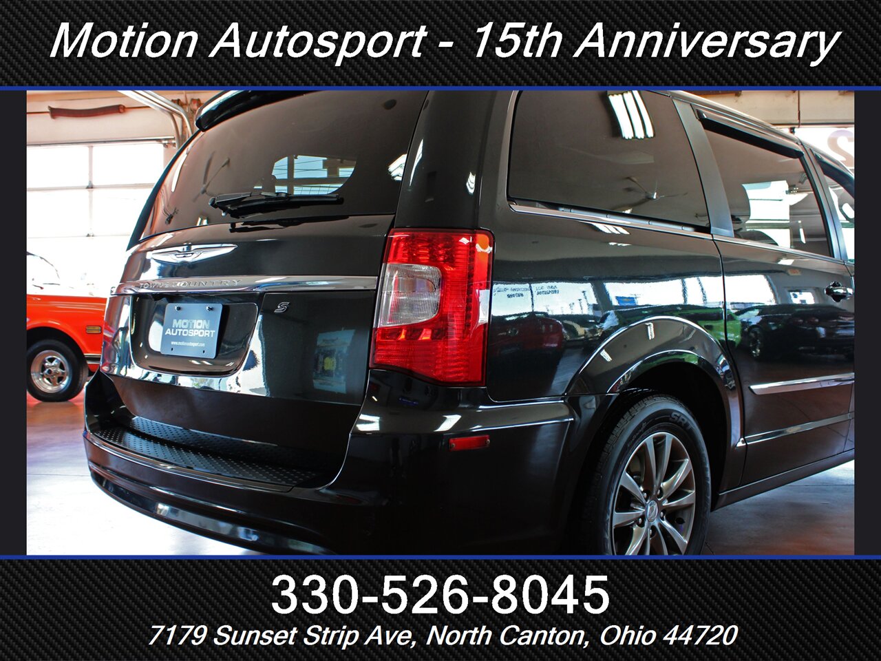 2015 Chrysler Town & Country S   - Photo 11 - North Canton, OH 44720