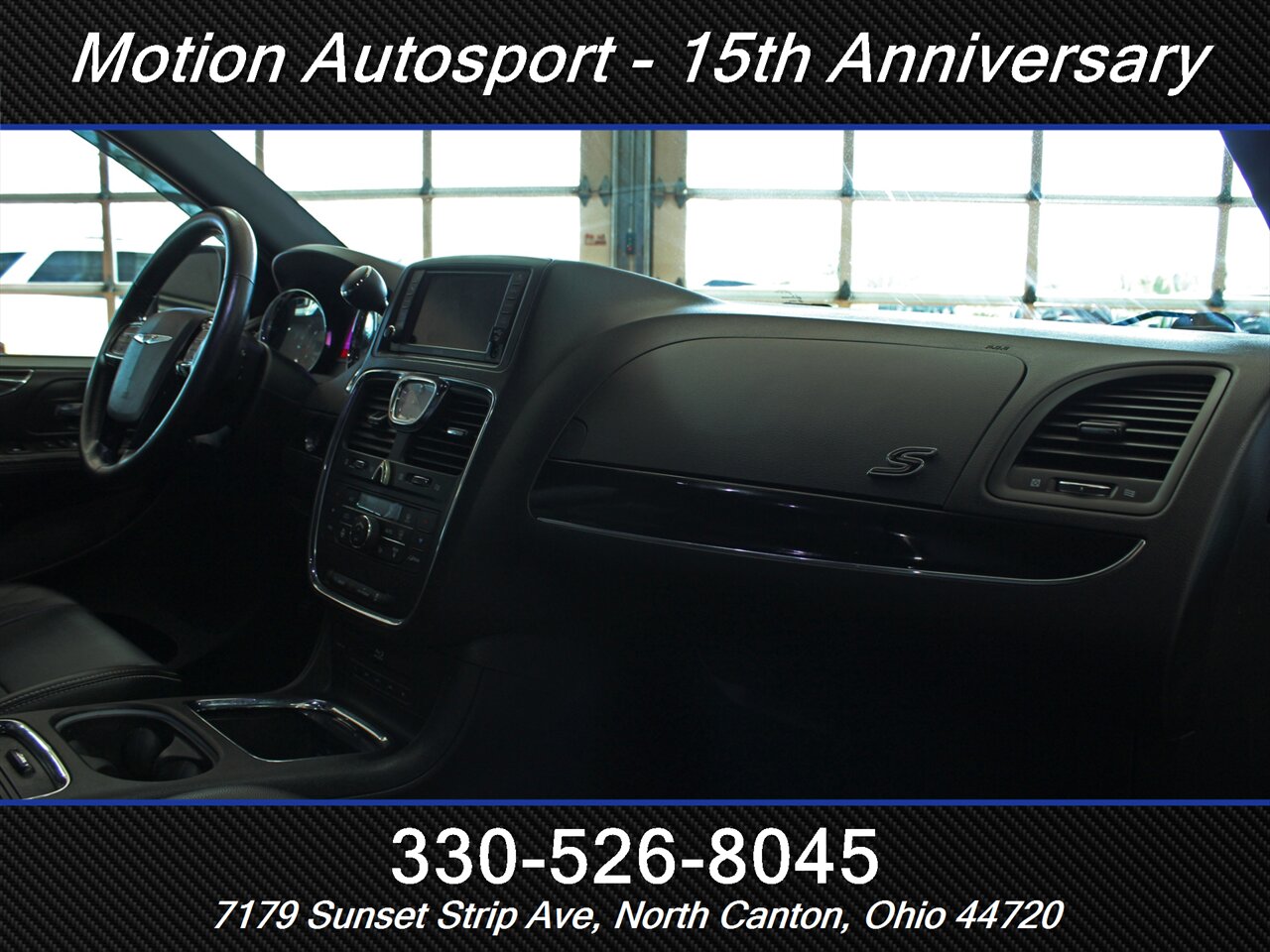 2015 Chrysler Town & Country S   - Photo 33 - North Canton, OH 44720