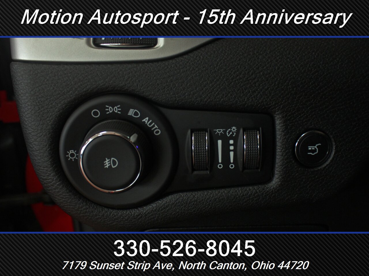 2017 Jeep Cherokee Trailhawk Moon Roof Navigation 4X4 - Photo 16 - North Canton, OH 44720