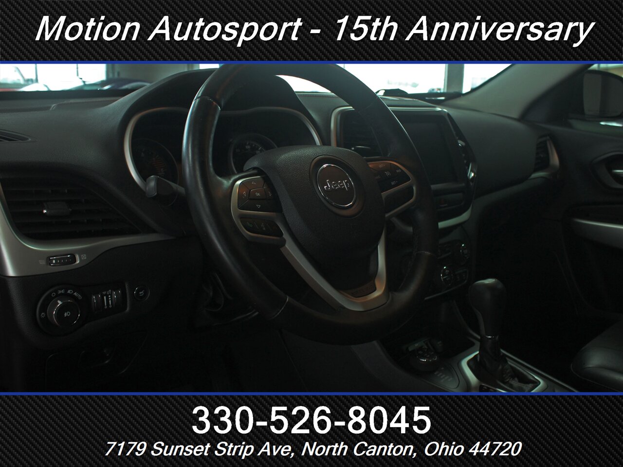 2017 Jeep Cherokee Trailhawk Moon Roof Navigation 4X4 - Photo 15 - North Canton, OH 44720