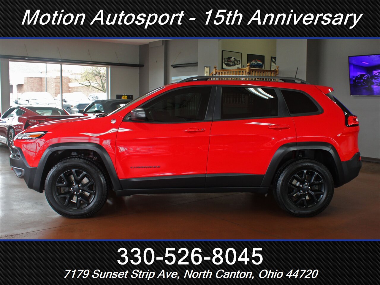 2017 Jeep Cherokee Trailhawk Moon Roof Navigation 4X4 - Photo 7 - North Canton, OH 44720