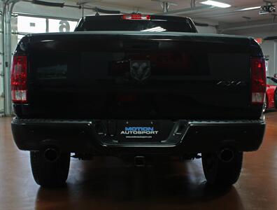 2022 RAM 1500 Classic SLT  Black Top Edition 4X4 - Photo 7 - North Canton, OH 44720